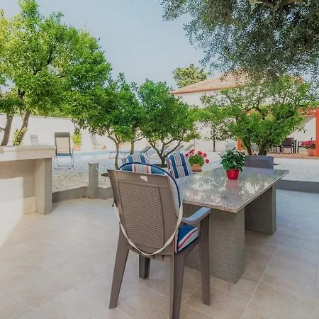 Odesa With Shared Pool זאדאר