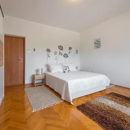 Odesa With Shared Pool * זאדאר