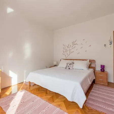 דירה Odesa With Shared Pool