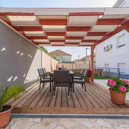 דירה Odesa With Shared Pool *