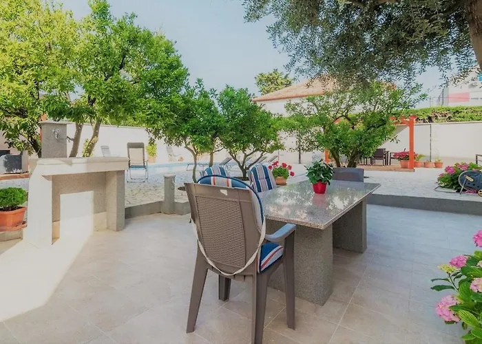 Odesa With Shared Pool Zadar