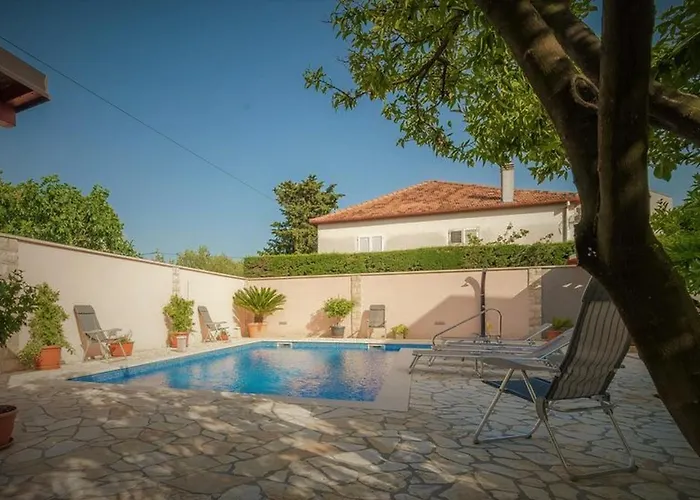 Odesa With Shared Pool Zadar