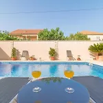公寓 Odesa With Shared Pool