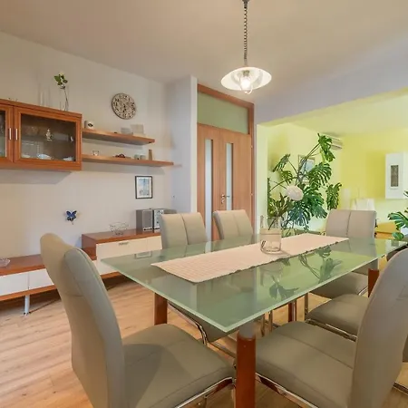 Apartment Odesa With Shared Pool