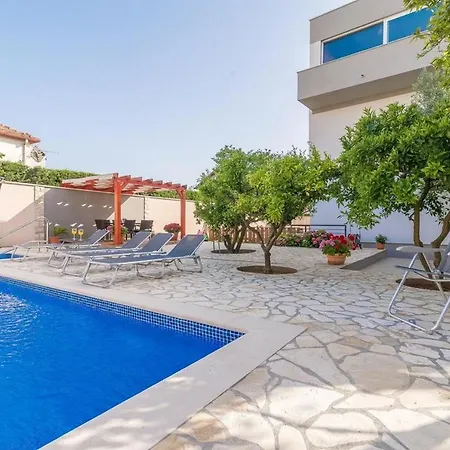 Odesa With Shared Pool * Zadar