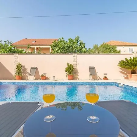 Odesa With Shared Pool * זאדאר