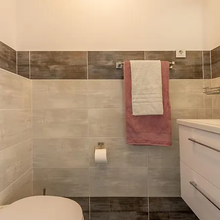 Odesa With Shared Pool Apartamento Zadar