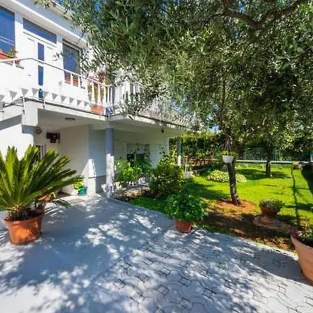 Odesa With Shared Pool Apartment