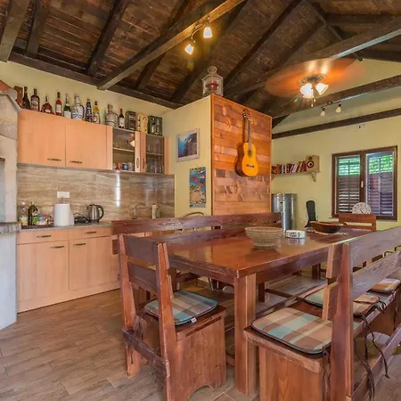 דירה Odesa With Shared Pool *