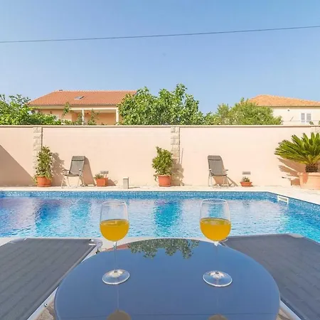 Apartman Odesa With Shared Pool