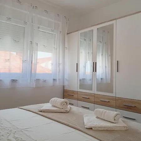 Apartment Odesa With Shared Pool *