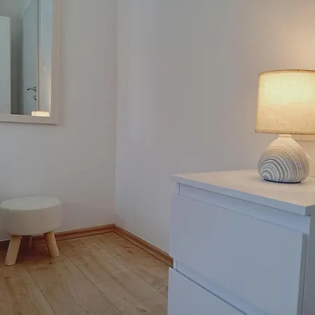 Apartment Odesa With Shared Pool Zadar