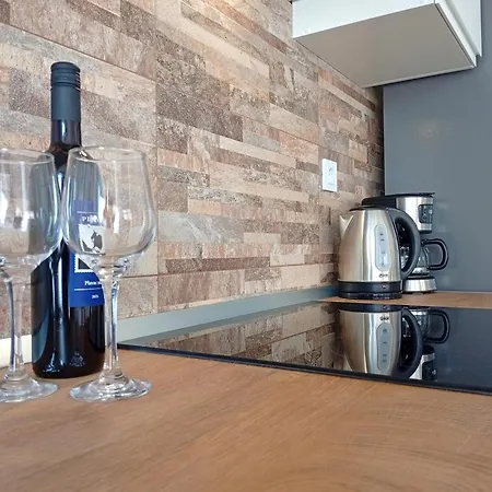 Odesa With Shared Pool Apartment *