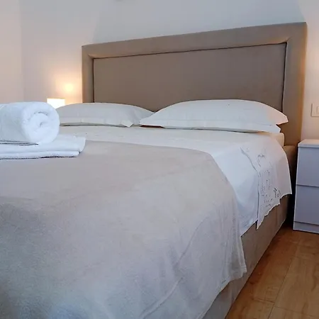 Odesa With Shared Pool Apartment Zadar