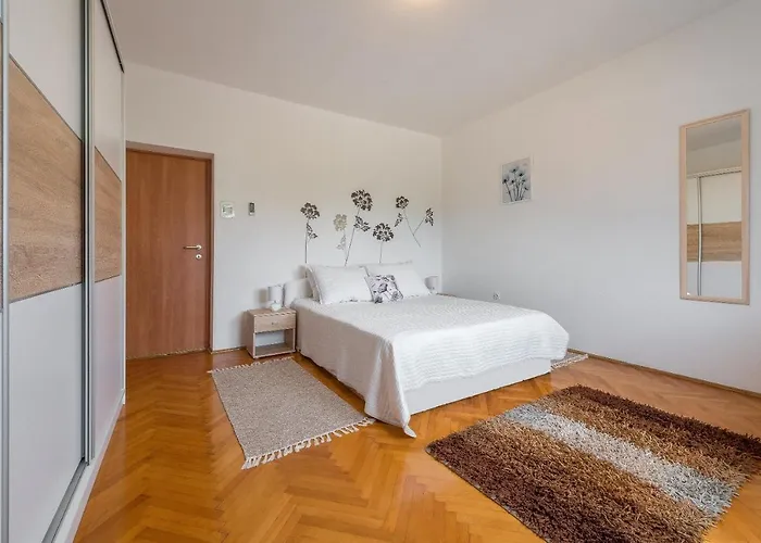 Odesa With Shared Pool * 扎达尔