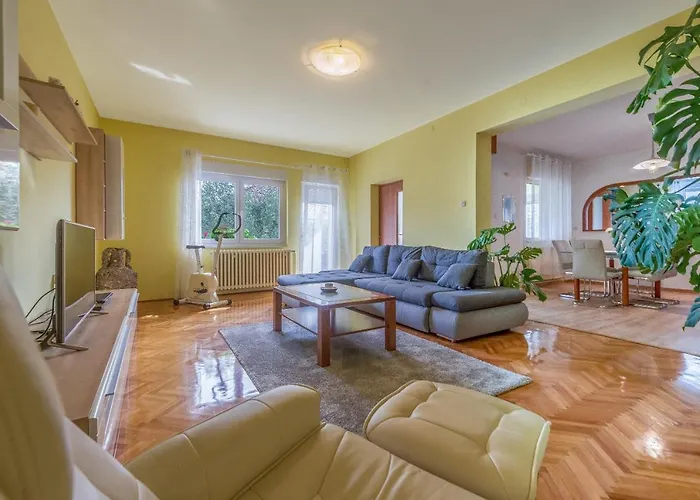 Apartament Odesa With Shared Pool *