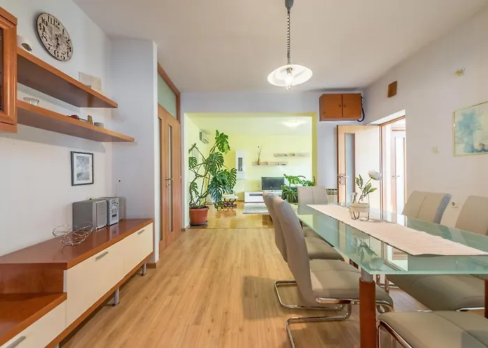 Apartament Odesa With Shared Pool *