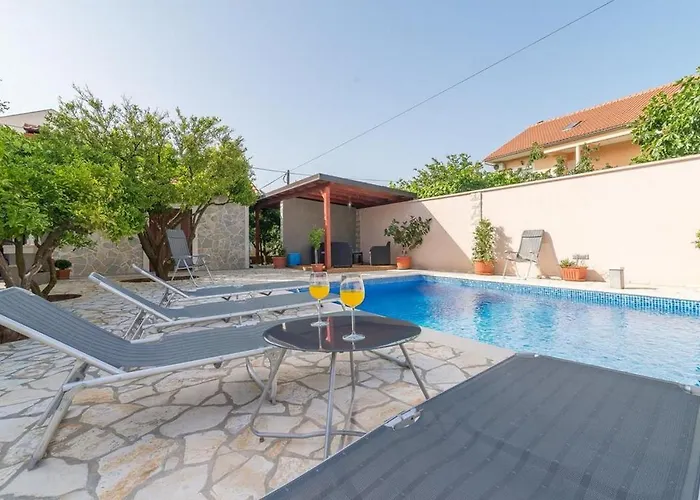 Odesa With Shared Pool Apartament Zadar