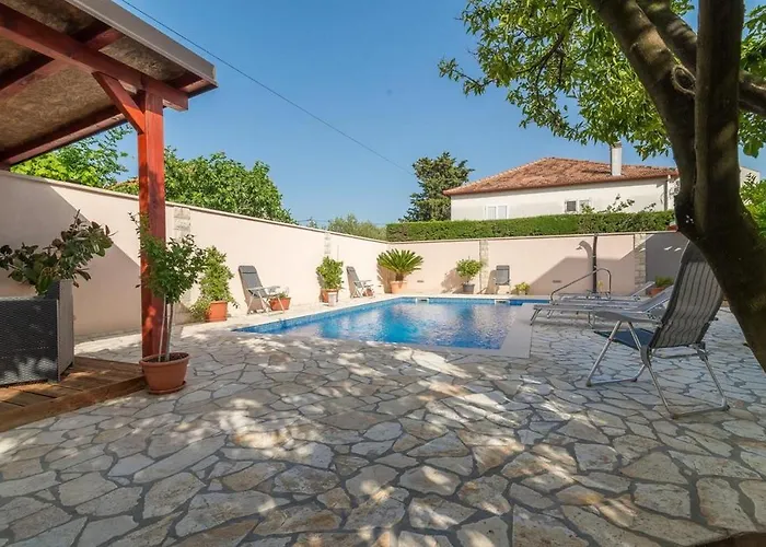Odesa With Shared Pool Apartament Zadar